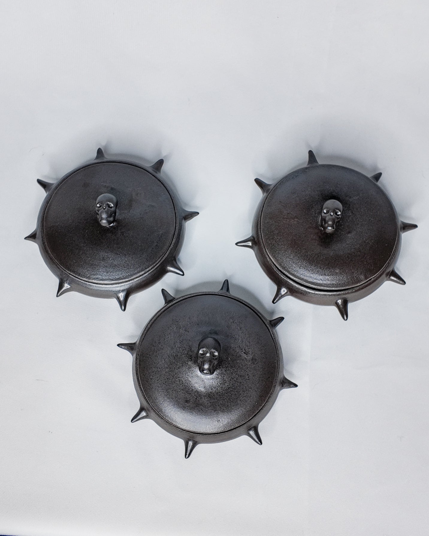 Spiky jewlery/ash tray