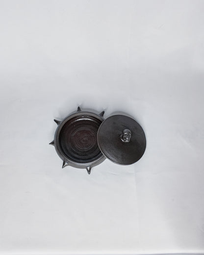 Spiky jewlery/ash tray