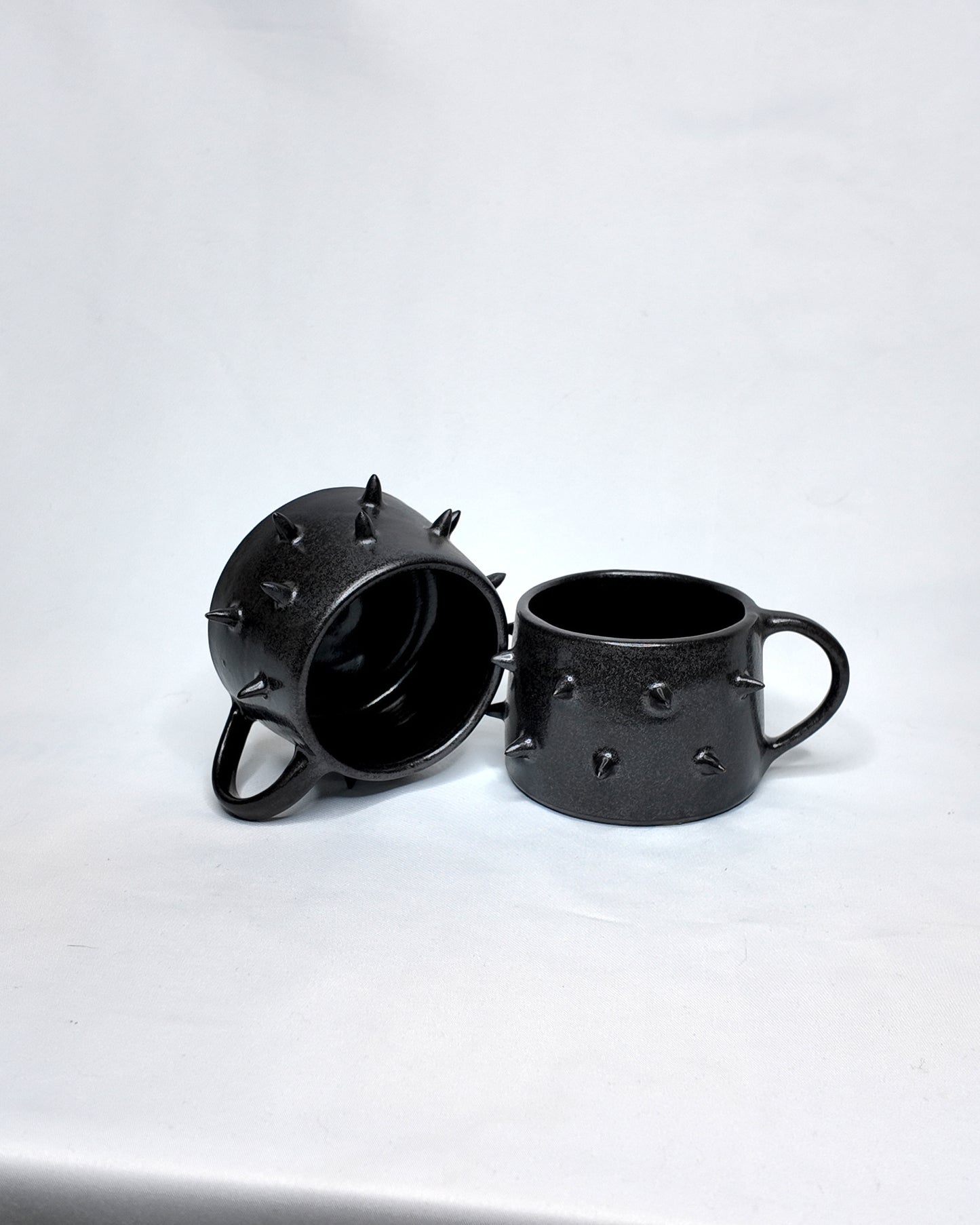 Double spiky mug