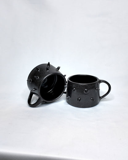 Double spiky mug