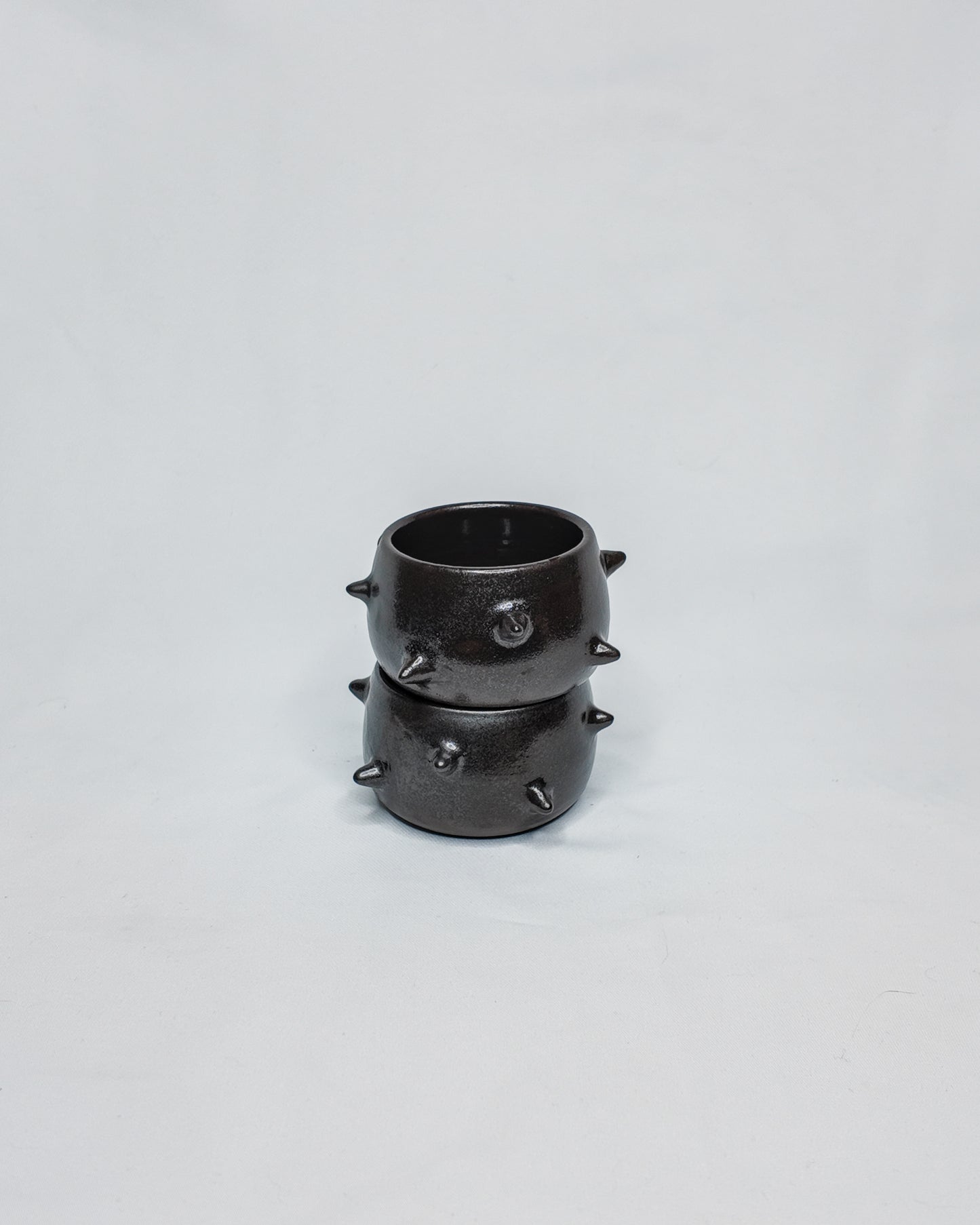 Spiky cup without handle