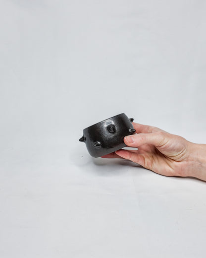 Spiky cup without handle