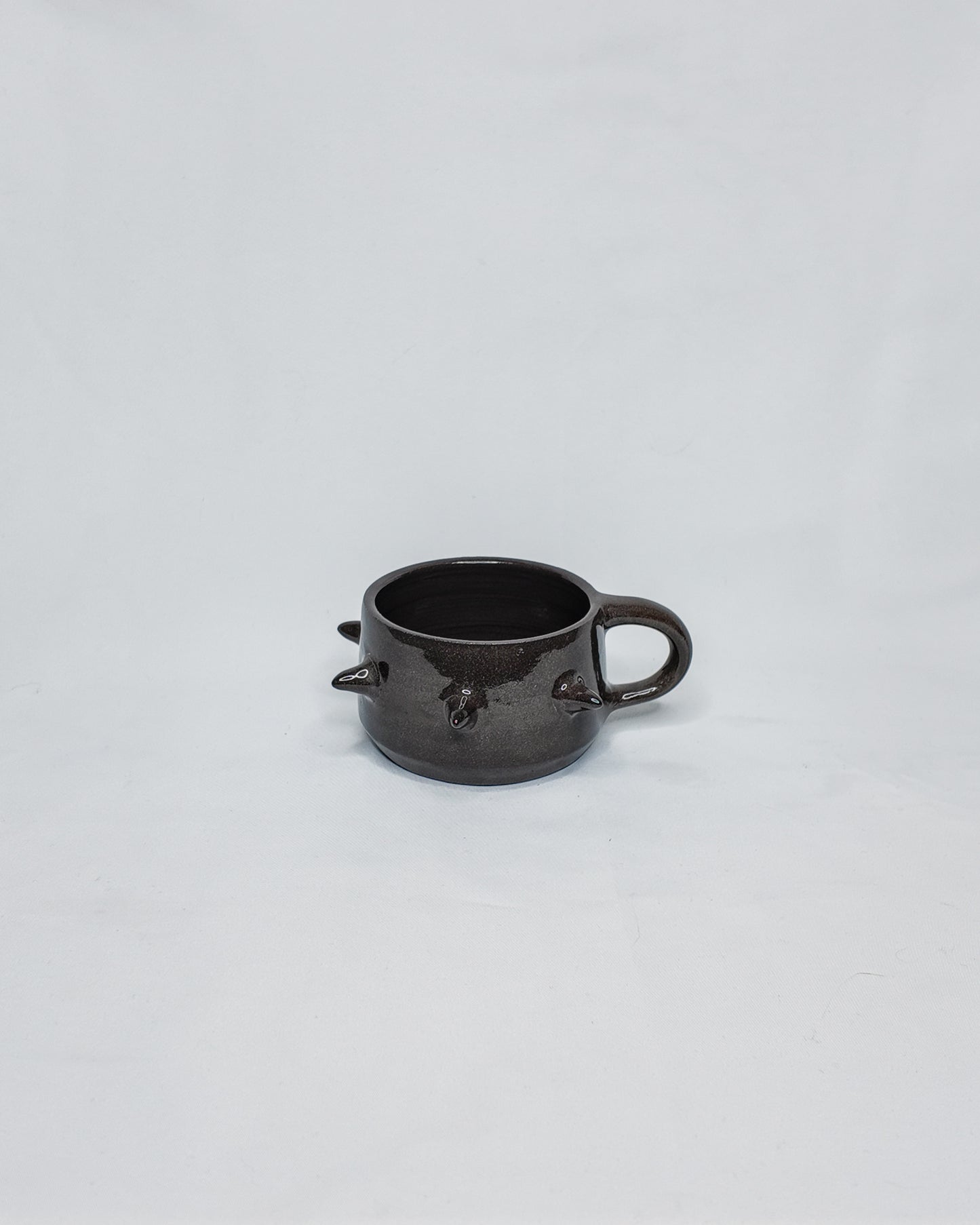 Glossy spiky cup