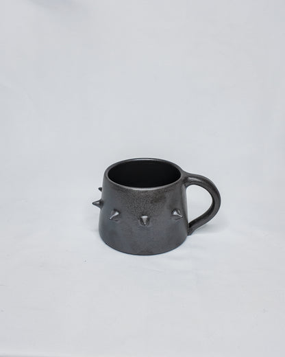 Medium spiky mug