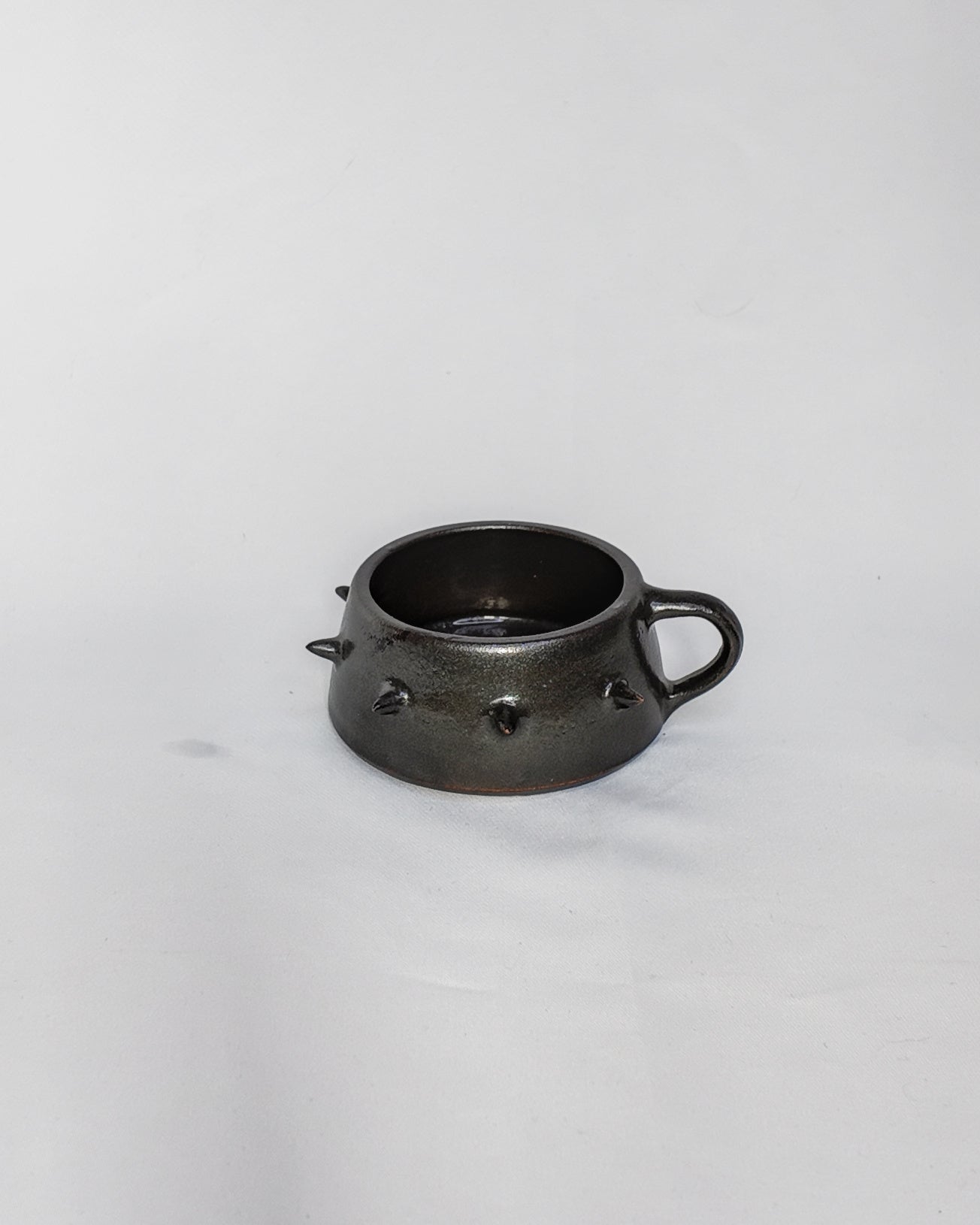 Small spiky cup