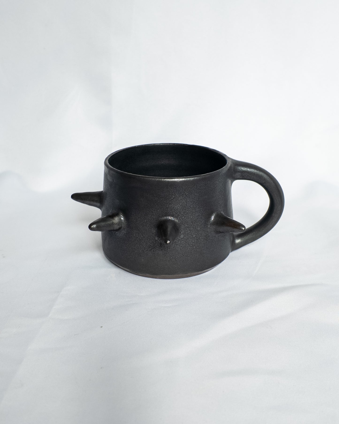 Chunky spiky mug L