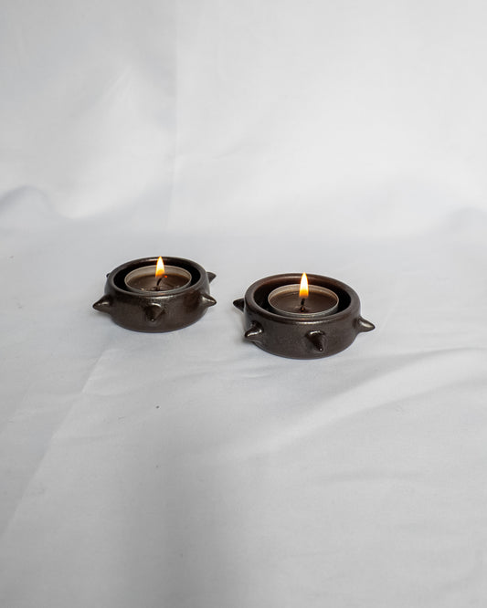 Spiky candle holder (black)