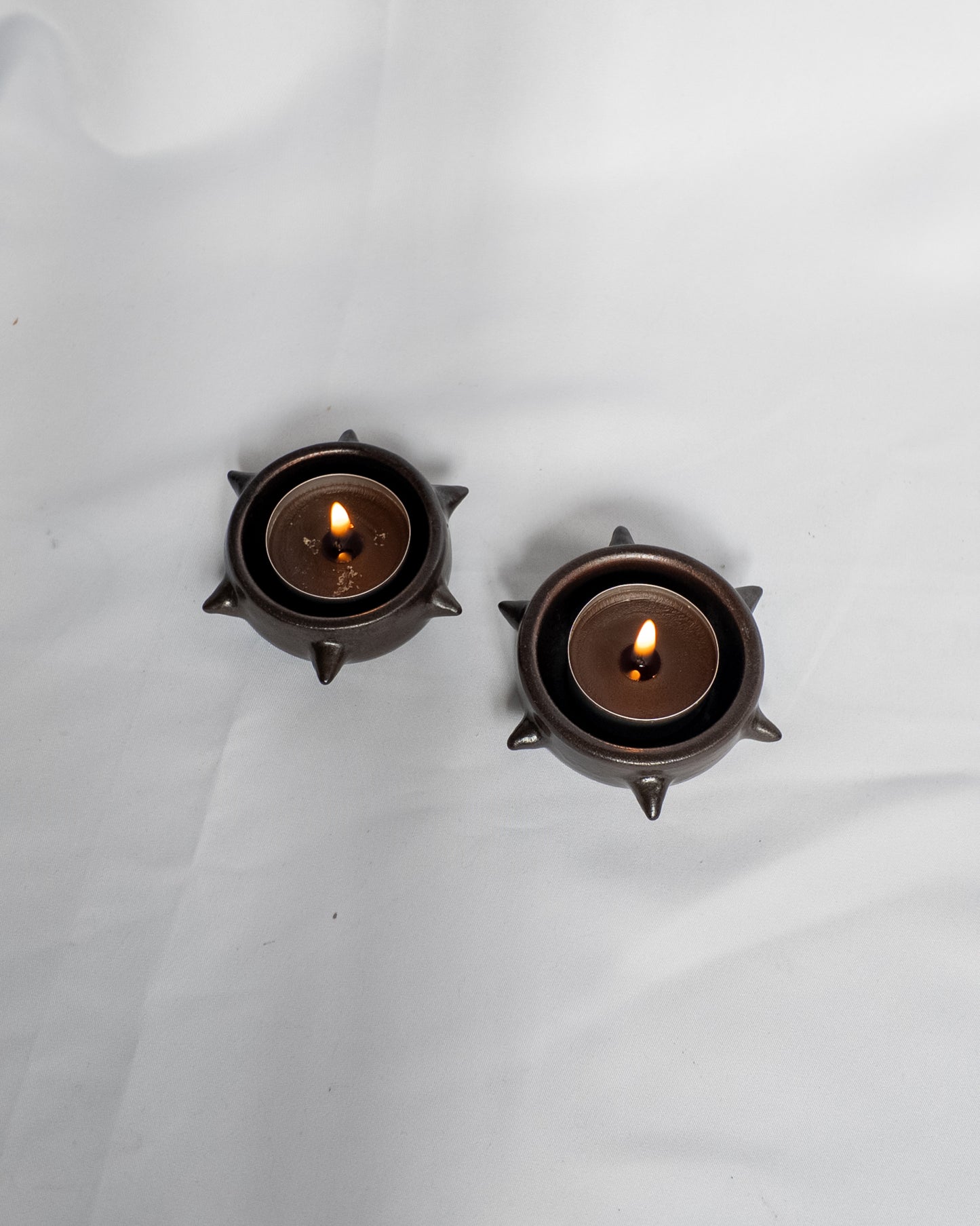 Spiky candle holder (black)