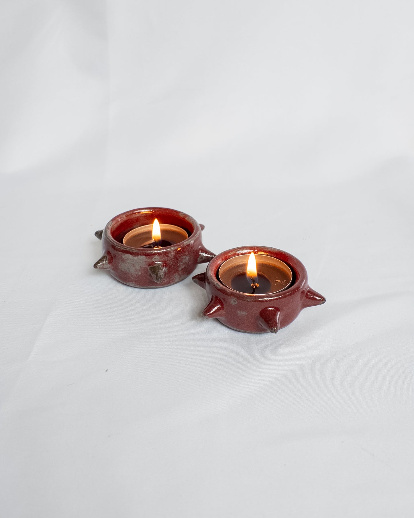 Spiky candle holder (red)