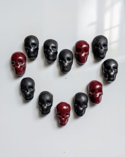Skull magnet