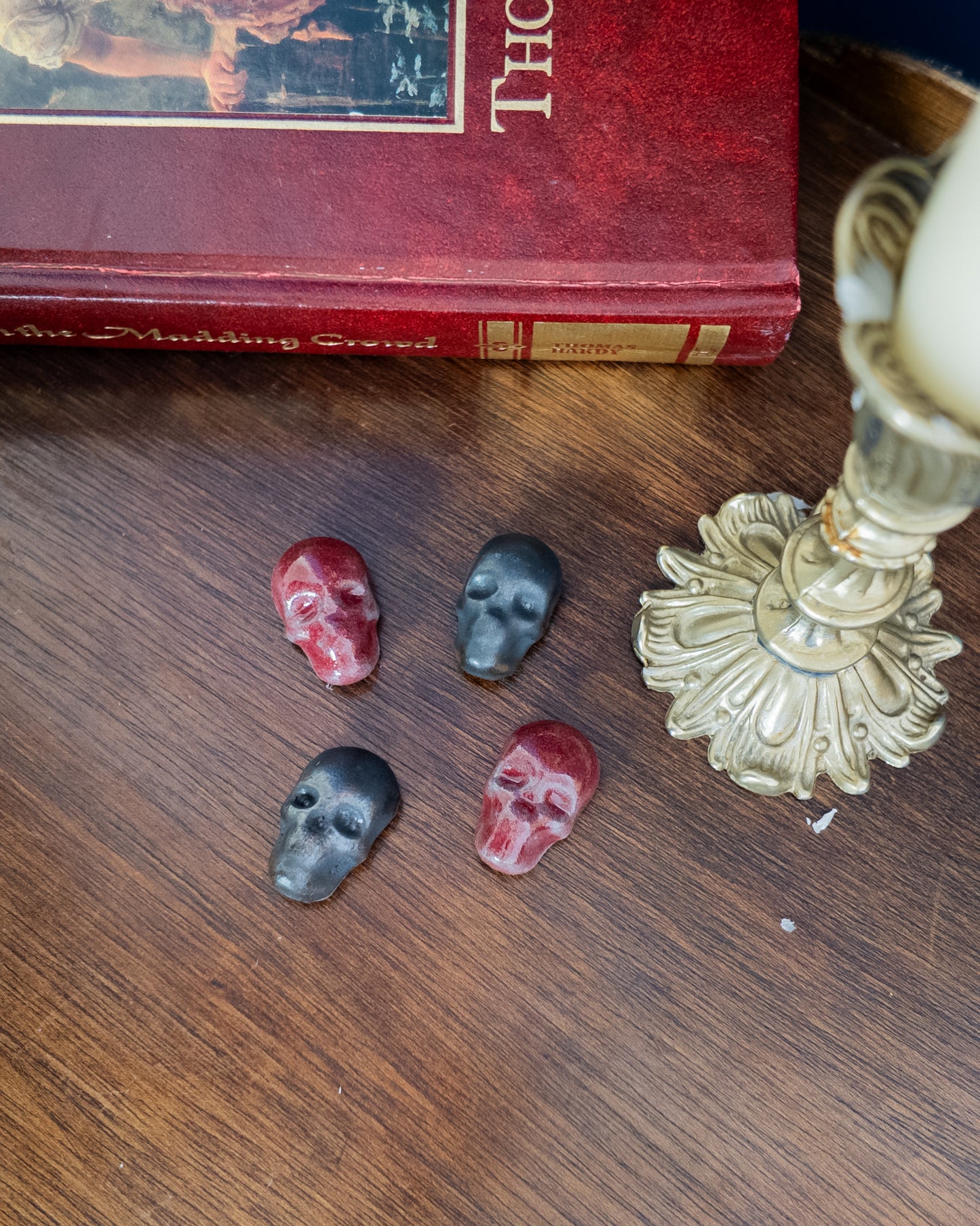 Skull magnet