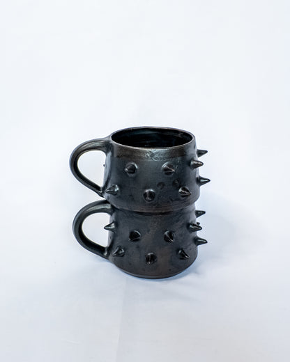 Double spiky mug