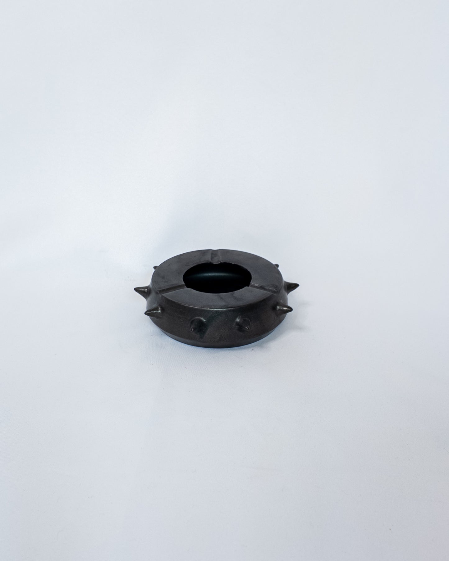 Closed spiky ashtray (2nd)